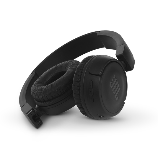 JBL T460BT - Black - Wireless on-ear headphones - Detailshot 1 image number null