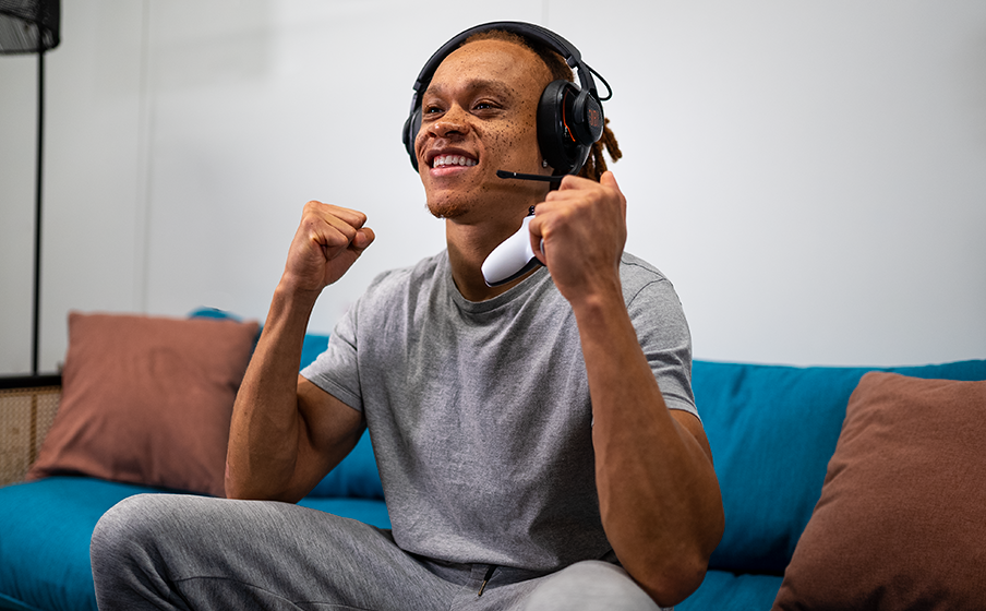 JBL Quantum 910 Wireless Bénéficiez d’un avantage concurrentiel grâce à la technologie JBL QuantumSPATIAL 360™ sur votre console - Image