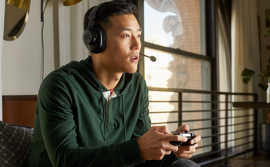 JBL Quantum 100X Console Plongez au cœur du jeu avec le son Signature JBL QuantumSOUND - Image