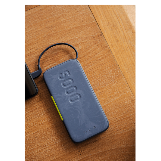 InstantGo 5000 Built-in USB-C Cable - White - 18W PD fast charging power bank - Back image number null