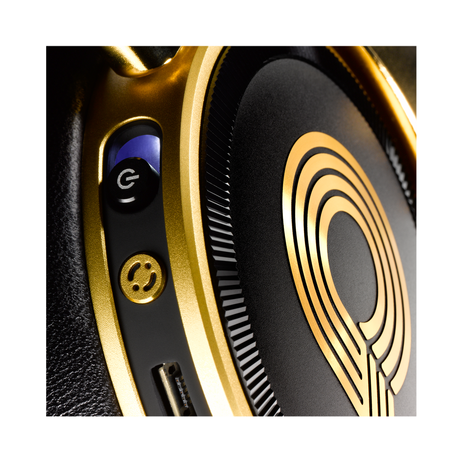 N90Q - Gold - Reference class auto-calibrating noise-cancelling headphones - Detailshot 7